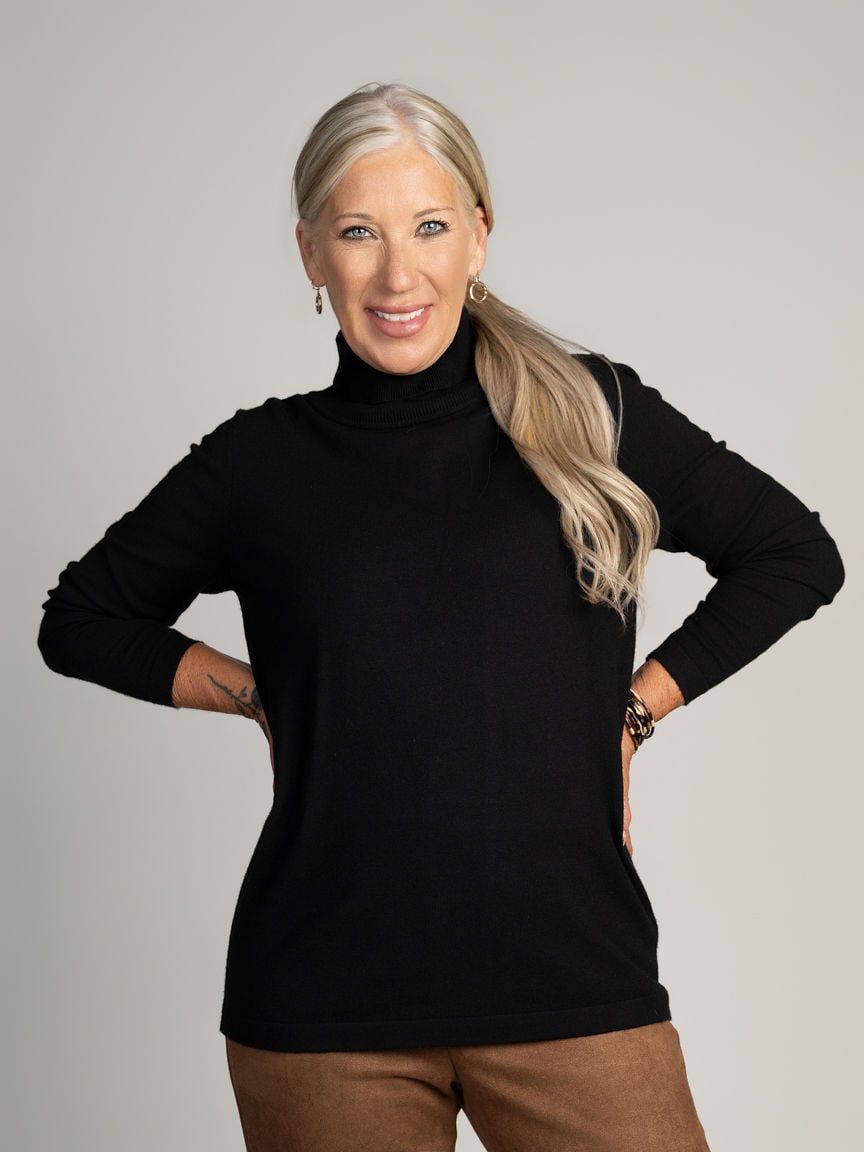 Lightweight Turtle Neck Sweater